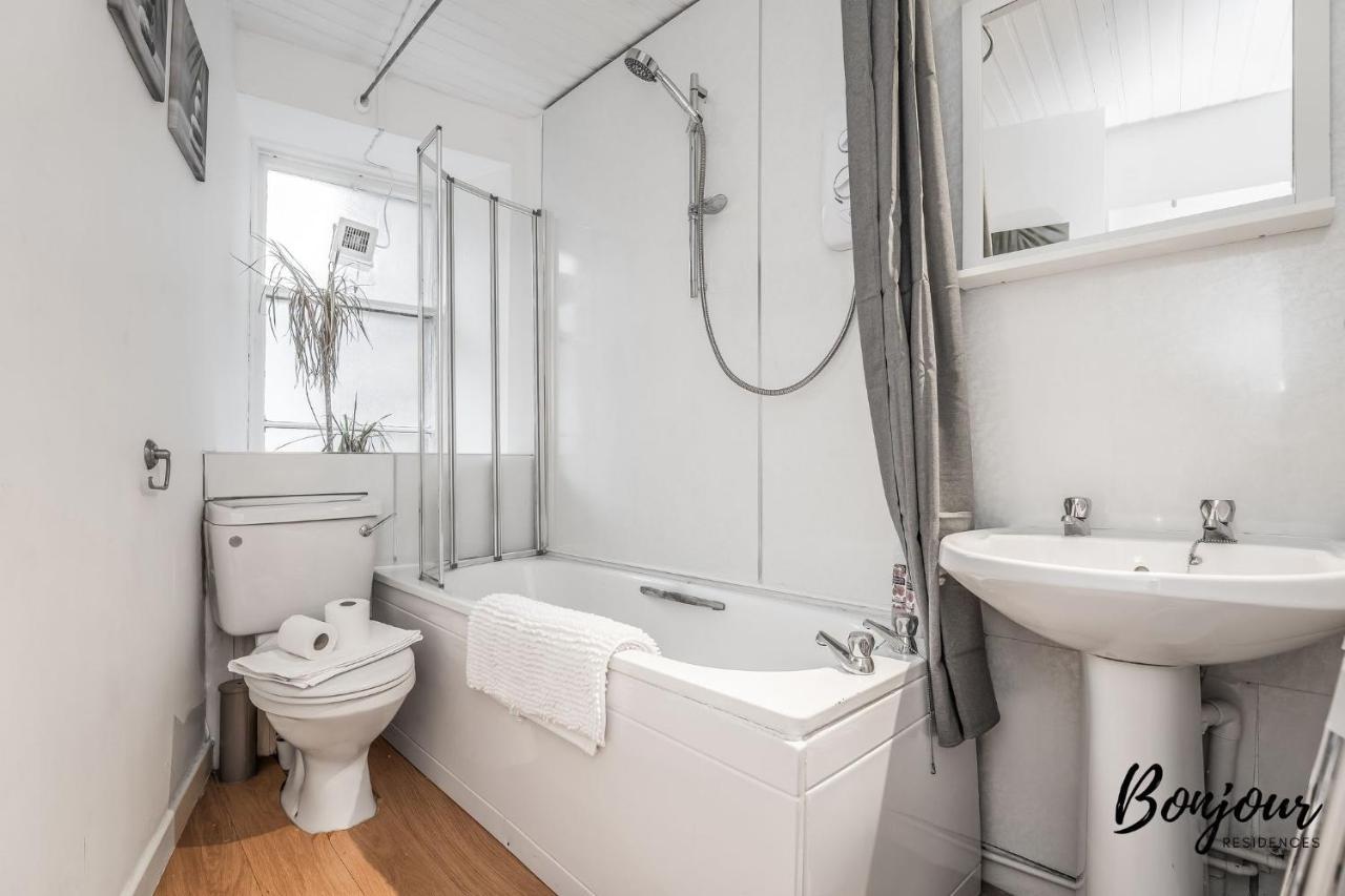 Cosy Grassmarket 2Br-1Ba - Newly Decorated! By Bonjour Residences Edimburgo Exterior foto